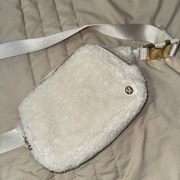Lululemon belt bag - Picture 1 of 5